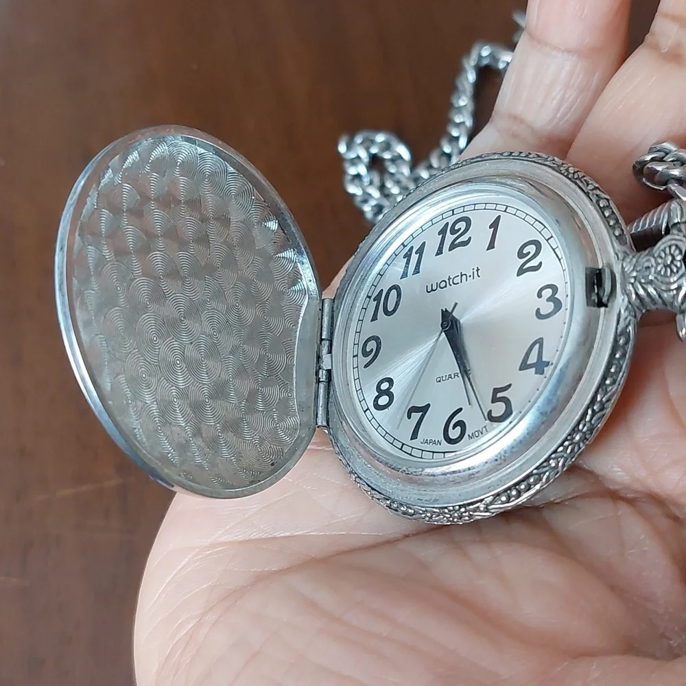 Vintage WATCH IT Big Truck Hunter Forest Pointer Quartz Pocket Watch Japan Movt